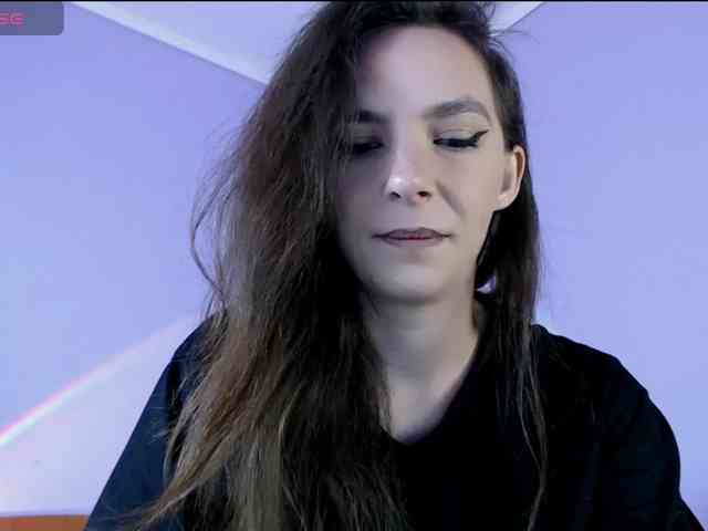 bellaqueen0701 webcam