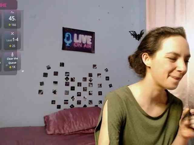 bellaqueen0701 webcam