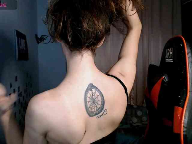 bellaqueen0701 webcam