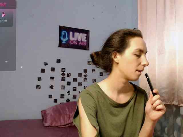 bellaqueen0701 webcam