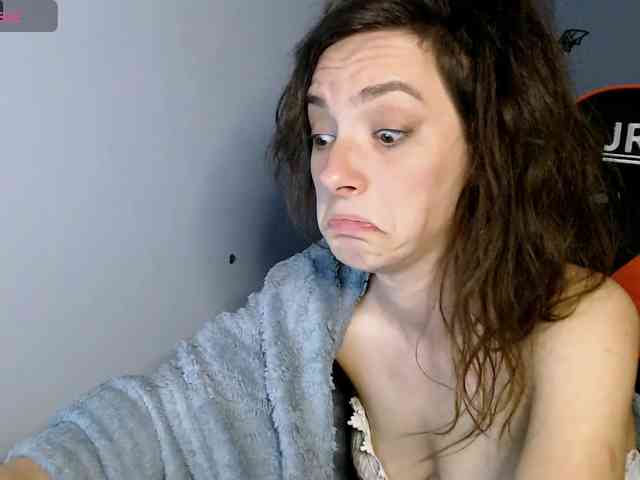 bellaqueen0701 webcam