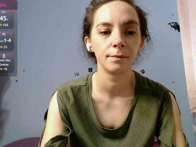 bellaqueen0701 webcam