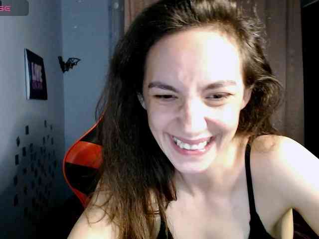 bellaqueen0701 webcam