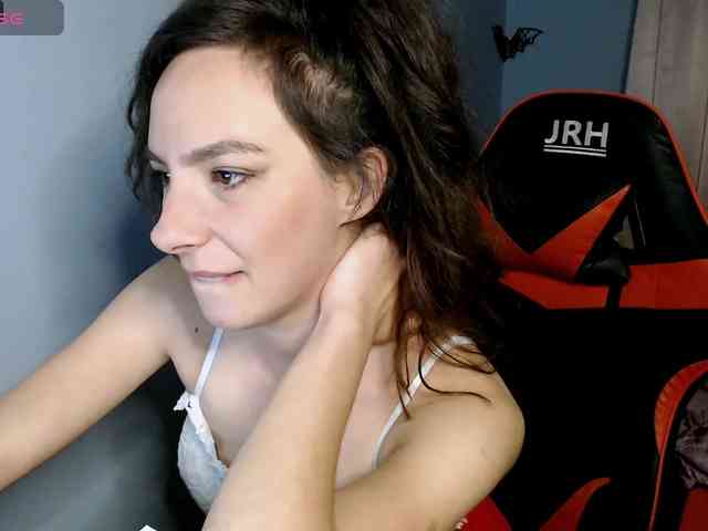 bellaqueen0701 webcam