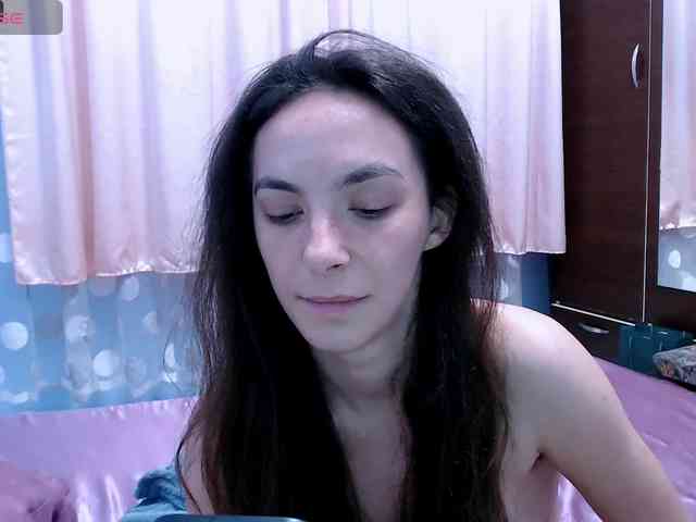 bellaqueen0701 webcam