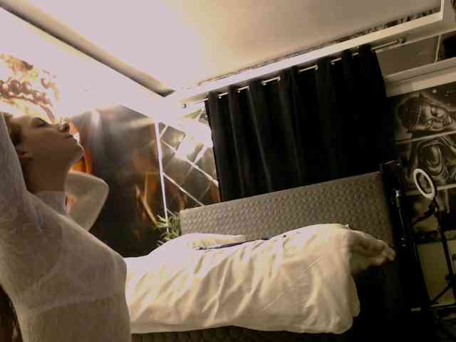 bellaqueen0701 webcam