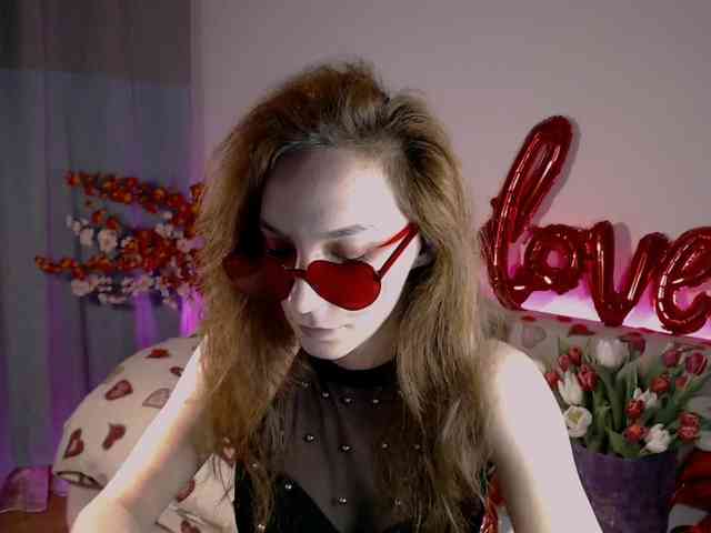 bellaqueen0701 webcam