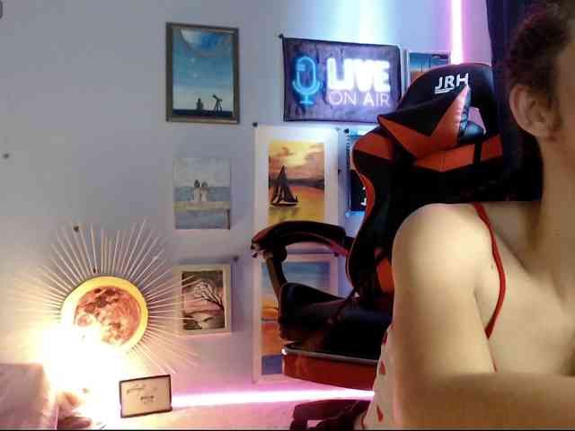 bellaqueen0701 webcam
