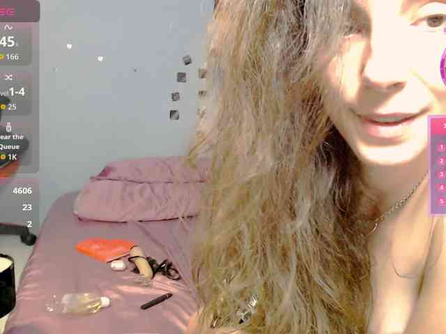 bellaqueen0701 webcam