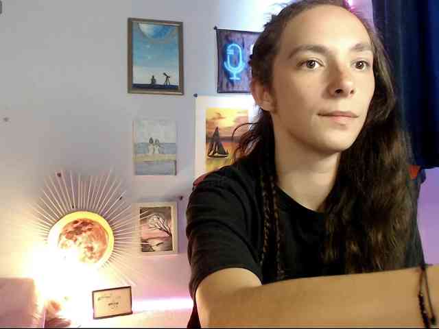 bellaqueen0701 webcam