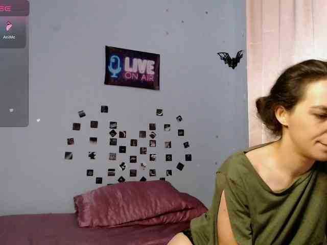 bellaqueen0701 webcam