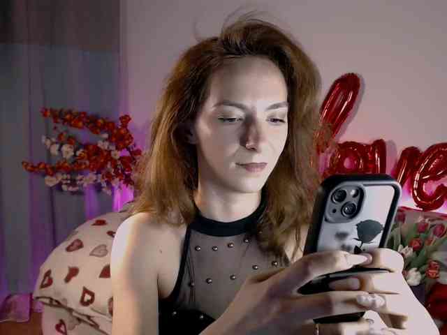 bellaqueen0701 webcam