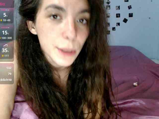 bellaqueen0701 webcam