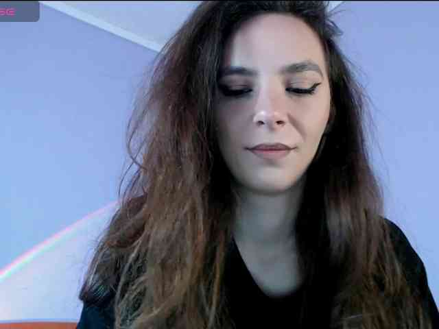 bellaqueen0701 webcam