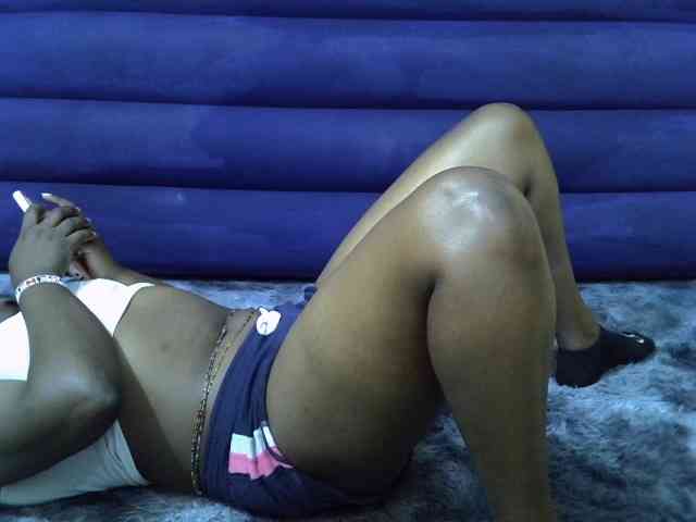 hotbella2002 webcam
