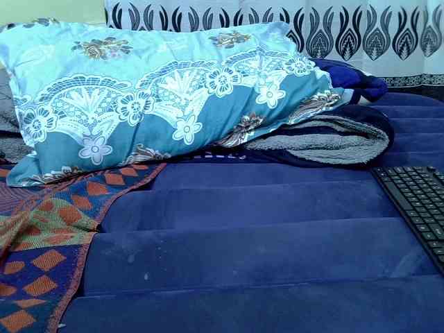 hotbella2002 webcam