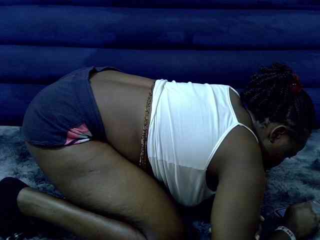 hotbella2002 webcam