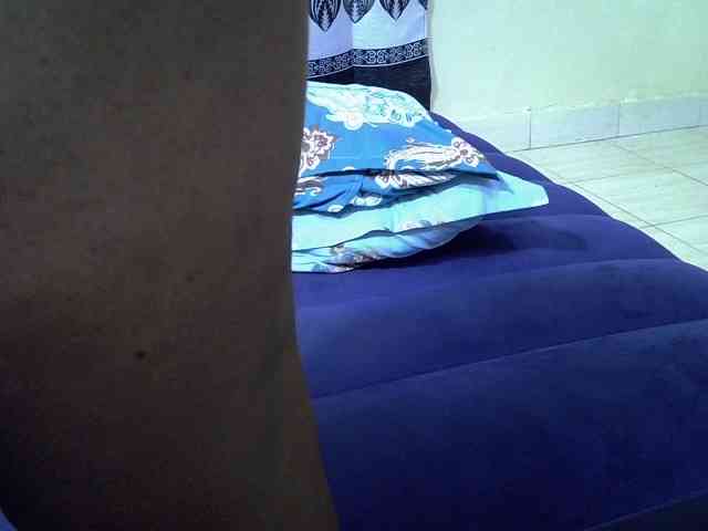 hotbella2002 webcam