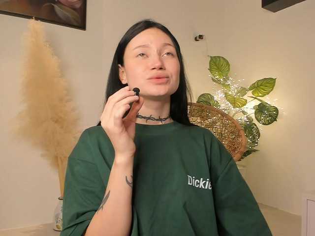 PLUXURY-'s BongaCams show and profile