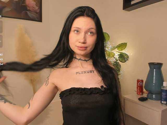 PLUXURY-'s BongaCams show and profile