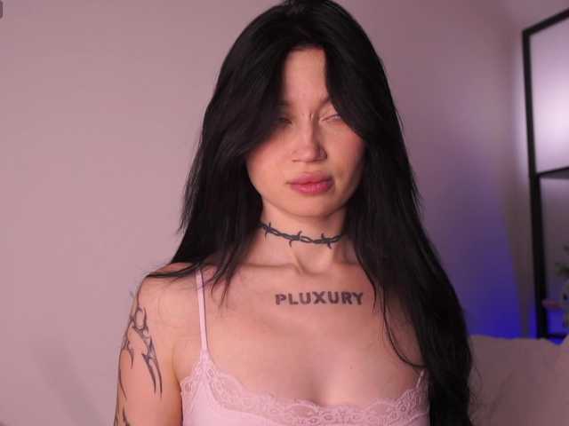 PLUXURY- webcam