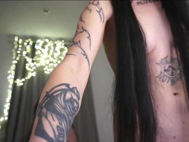 go to chat with PLUXURY-