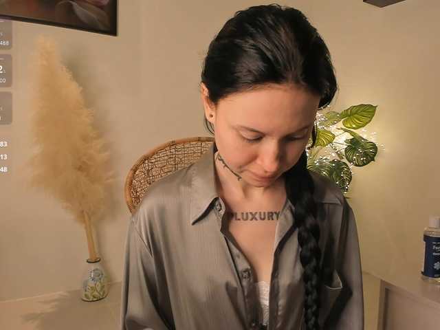 PLUXURY-'s BongaCams show and profile