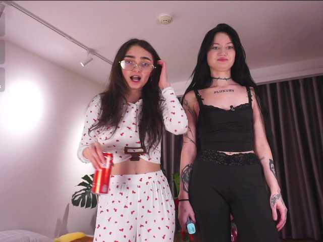 PLUXURY-'s BongaCams show and profile