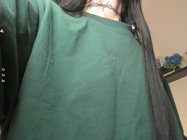 PLUXURY-'s BongaCams show and profile