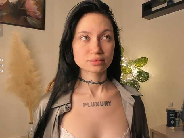 PLUXURY-'s BongaCams show and profile