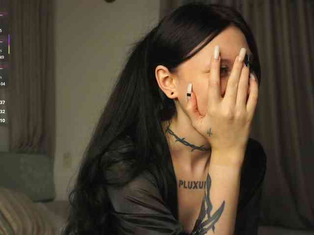 PLUXURY- webcam