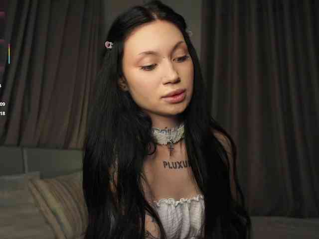 PLUXURY- webcam