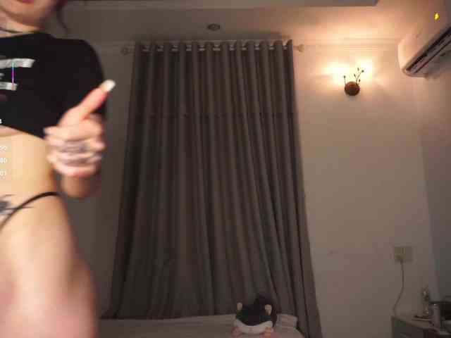 PLUXURY- webcam