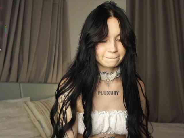 PLUXURY- Live Webcam on BongaCams