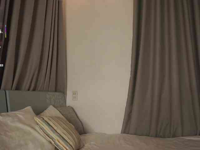 PLUXURY- webcam
