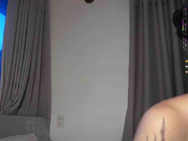 PLUXURY- webcam
