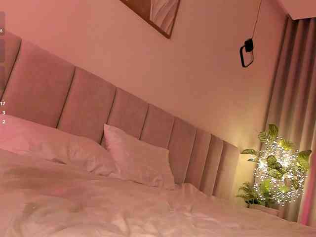 PLUXURY- Live Webcam on BongaCams