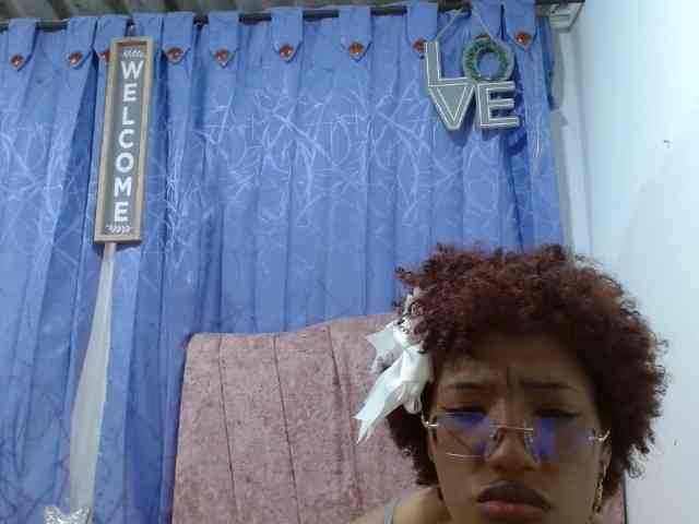brunettenice20 webcam
