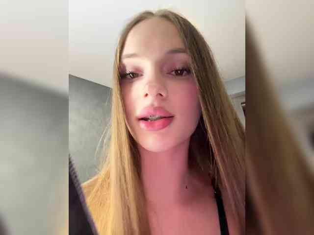 Pussydollnet's webcam live show