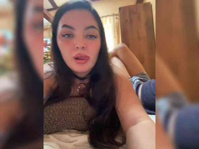 3hotandyoung3 Live Webcam on {site_name}