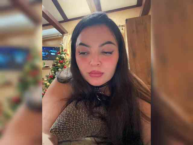 3hotandyoung3 Live Webcam on {site_name}