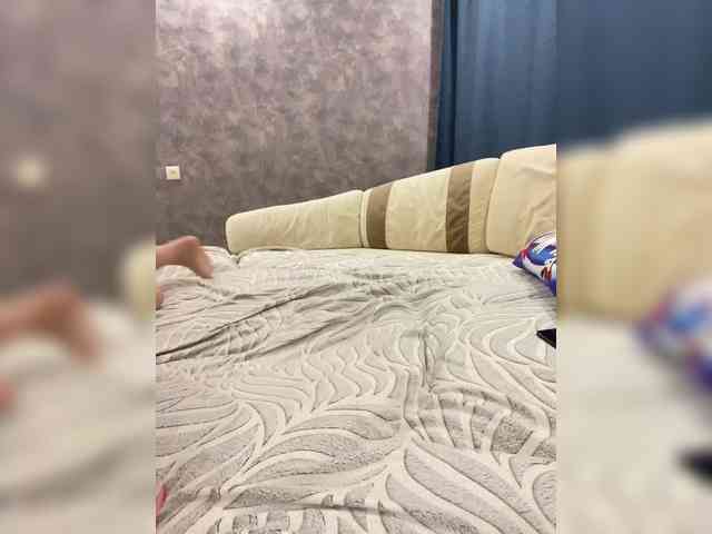 Meat_girl_Skeleton_man webcam