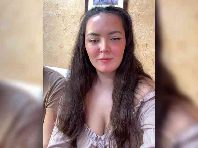 3hotandyoung3 Live Webcam on {site_name}