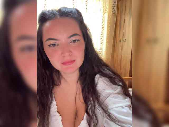 3hotandyoung3 Live Webcam on BongaCams