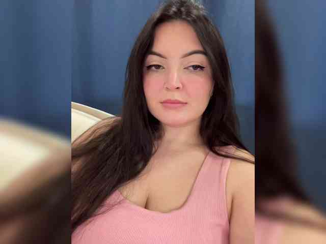 3hotandyoung3 Live Webcam on BongaCams