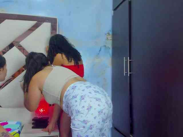TEAM-GIRLS-LESBIAN webcam