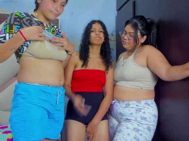 TEAM-GIRLS-LESBIAN webcam