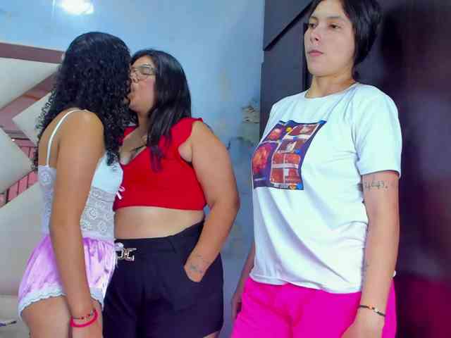 TEAM-GIRLS-LESBIAN webcam