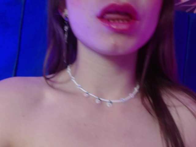 Annie-switt's BongaCams show and profile