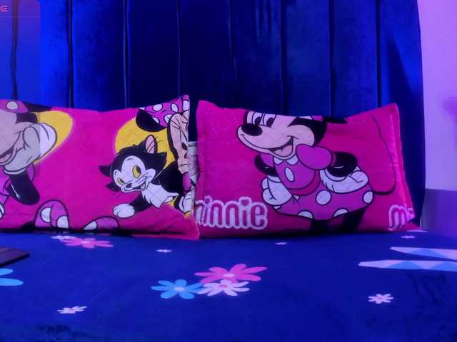 Annie-switt's BongaCams show and profile